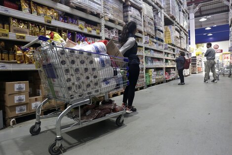 Los productos de consumo masivo en supermercados subieron 5,3 en marzo.