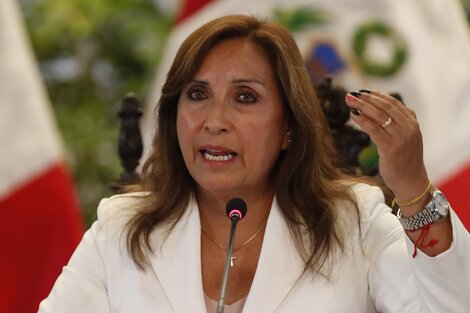 Dina Boluarte, presidenta de Perú, investigada por enriquecimiento ilícito.