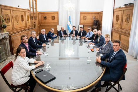 "Probablemente mañana (martes) tengamos todo el contenido", dijo Miguel Ángel Pichetto, presidente del bloque de HCF, al salir del encuentro.