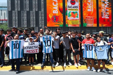 Messi fue recibido en tierra azteca por una multitud de hinchas 