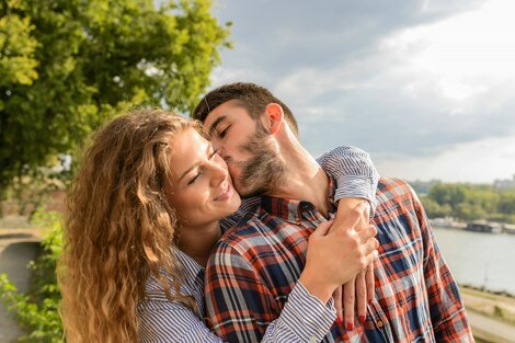 Día Internacional del Beso: por qué se celebra el 13 de abril (Imagen: Pexels)