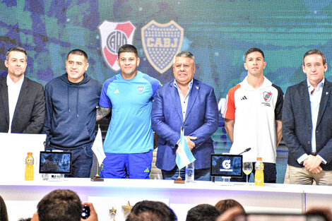 Riquelme estuvo en la conferencia de prensa conjunta que sirvió de previa para el Superclásico.