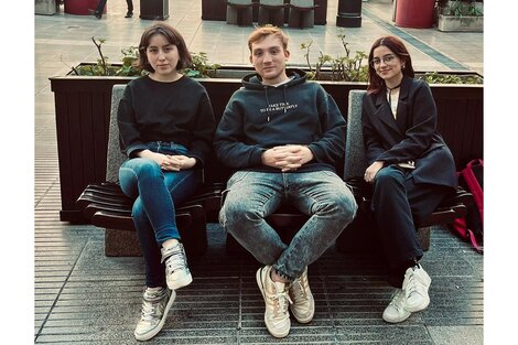 Luciana Salas Marzzan, Tomás Passamonti y Valentina Iriel, en lucha por un centro de estudiantes para la Uade.