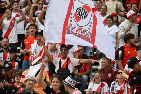 Los hinchas de River que coparon una mitad del Kempes. (Fuente: Fotobaires)