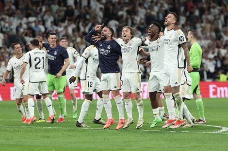 Todo Real Madrid celebra ante su gente el éxito en el derbi de España (Fuente: EFE)