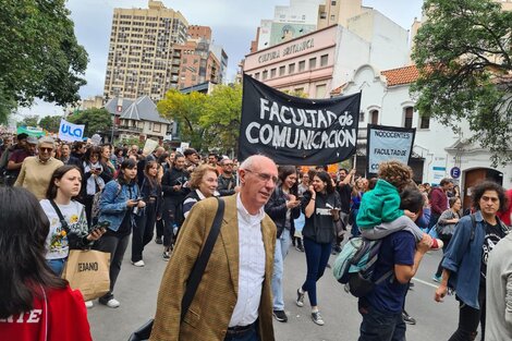 Córdoba: Unas 100.000 personas marcharon en defensa de la universidad pública