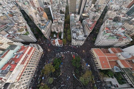 La marcha en Plaza de Mayo, punto neurálgico de la movilización del martes. 