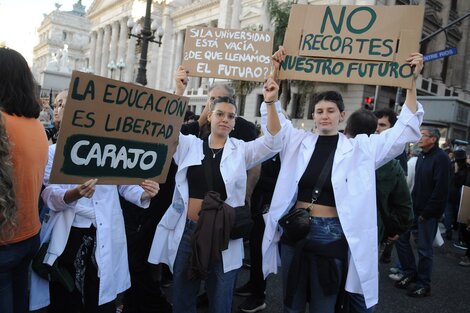 Dos de cada tres personas apoyan la marcha universitaria contra la política educativa de Milei (Fuente: Guadalupe Lombardo)