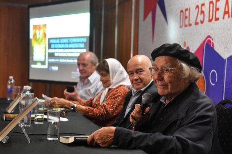 Se presentó "Manual sobre el terrorismo de Estado en Argentina" en la Feria del Libro