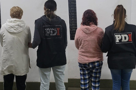 Las arrestadas, de 59 y 53 años, fueron llevadas a la sede de la PDI. 