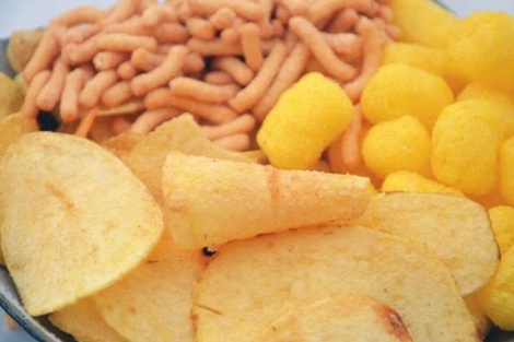 La <em class="highlight">Anmat</em> prohibió una marca de snacks apta para celíacos: maní, palitos salados y tabla de picadas