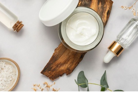 La <em class="highlight">Anmat</em> prohibió la venta de una crema y otros ocho productos cosméticos