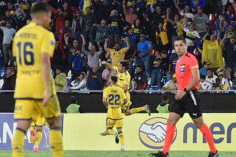 El uruguayo Cavani le dio vida a Boca en la Copa Sudamericana (Fuente: AFP)