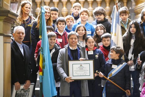 Kicillof y Alak en una de las paradas de su reccorrida conjunta por la capital. 