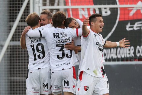 Newell's Old Boys eliminó a Riestra con lo justo