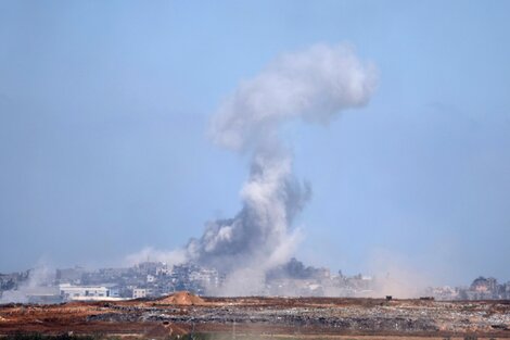 Bombarde israelí en Jalbalia, norte de Franja de Gaza. 