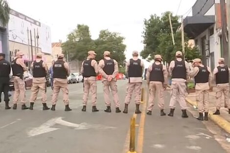Protesta policial en Misiones: en medio de un clima tenso, hay avances en las negociaciones