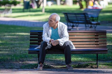 El Gobierno oficializó el aumento de las jubilaciones y asignaciones familiares: cómo queda el haber mínimo