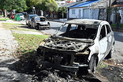 Las quemas de autos se realizaron el 27 de abril, 3 y 12 de mayo. 