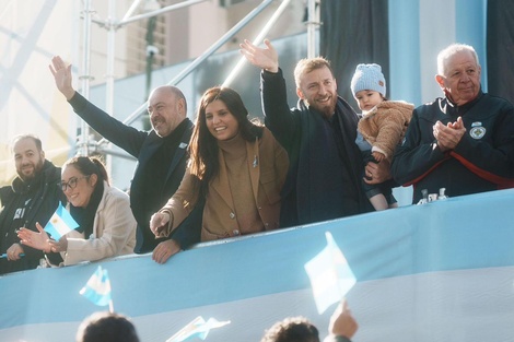 Miles de vecinos de Lomas de Zamora celebraron el Día de la Patria 