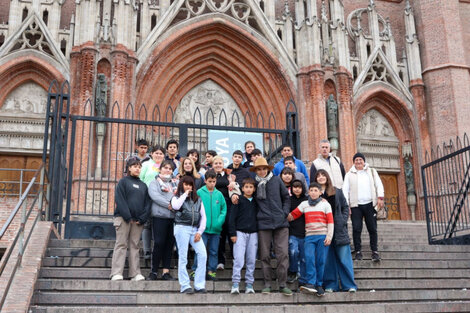 En La Plata, viendo al fin los edificios simbólicos.