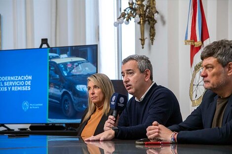 El intendente Javkin, con la presidenta del Concejo y el jefe de Gabinete Municipal