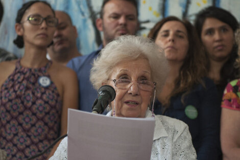 Abuelas de Plaza de Mayo: "Es inadmisible que un gobierno de la democracia entorpezca la búsqueda de nuestros nietos"