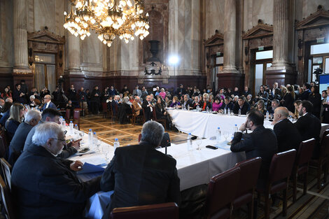 El oficialismo finalmente consiguió el dictamen de comisión.