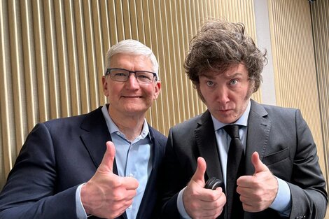 Javier Milei junto a Tim Cook, de Apple.