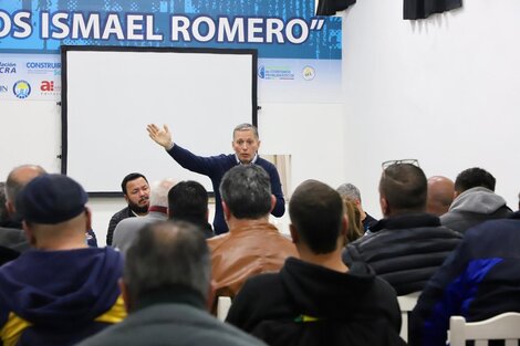 Fernando Gray participó de un encuentro con dirigentes de la UOCRA y el peronismo en San Nicolás