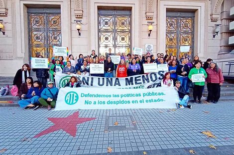 En Rosario hubo concentración frente a Gobernación.  (Fuente: ATE Rosario)