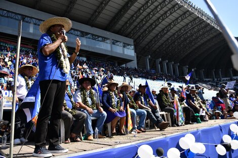 Evo Morales participa de un encuentro con la militancia en Villa Tunari