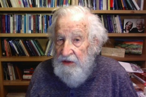 Noam Chomsky se recupera en Brasil tras sufrir un ACV
