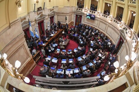 La sesión en el Senado arrancó a las 10 de la mañana y se extendió hasta la medianoche para la votación