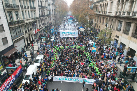 "Estamos en la calle por el mandato popular de quienes nos votaron"