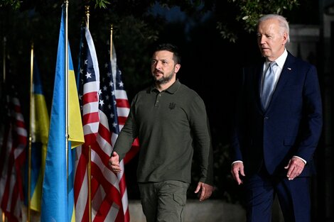 Biden y Zelenski firman un acuerdo de seguridad por diez años