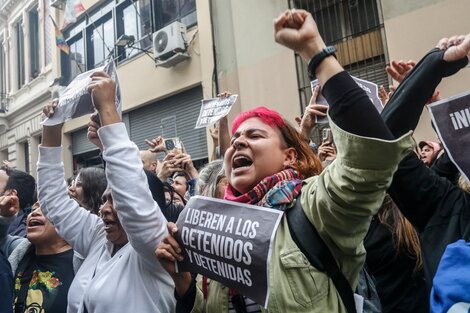 La represión, que tuvo lugar durante el tratamiento en el Senado de la Ley Bases, dejó un saldo preocupante de abusos por parte de las fuerzas de seguridad