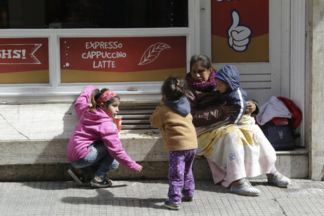 Pettovello recortó en programas creados por ley.