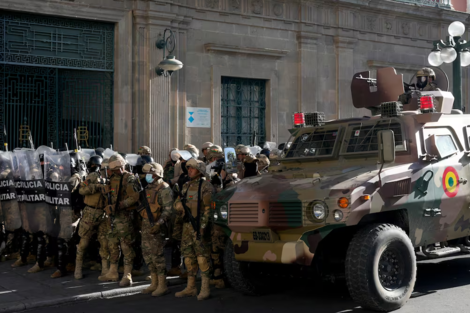 Víctor Hugo condenó el intento de golpe de Estado en Bolivia