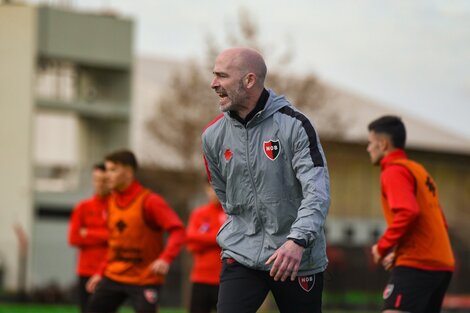 Newell's Old Boys presentó a Sebastián Méndez como nuevo entrenador