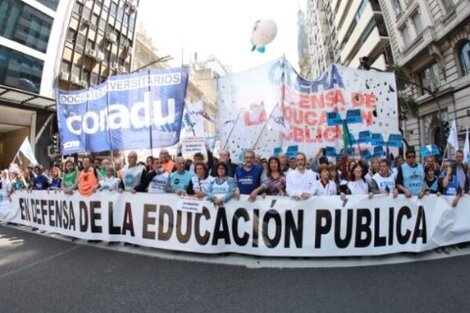 La UBA exige al gobierno mayor esfuerzo en negociación paritaria docente