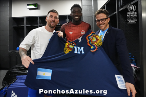 Messi y Alphonso Davies junto a la Fundación Acnur