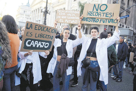 Un decano de la UBA advierte por la situación salarial de los docentes: "Es insostenible"