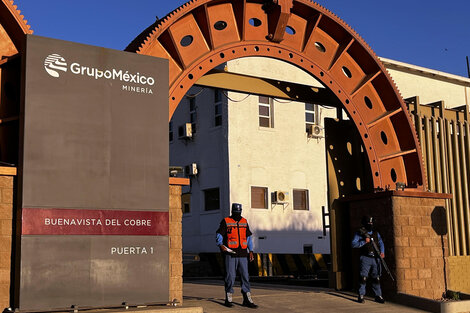 Denuncian a una minera por el saqueo de 50 millones de litros de agua por día