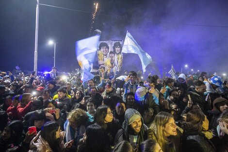 Cómo fue la epopeya de los hinchas para recibir a los bicampeones