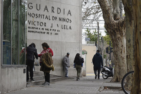 En el Hospital Vilela le salvaron la vida al chico, que llegó sin poder respirar por sí mismo. (Fuente: Andres Macera)