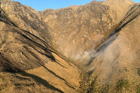 Detuvieron a tres personas por el incendio en el cerro Champaquí