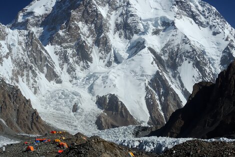 Fracasa una operación de rescate por la desaparición de dos escaladores japoneses en el K2