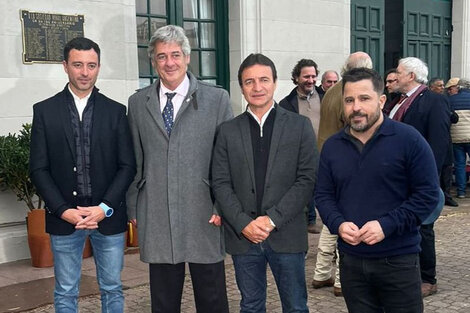 Rodrigo de Loredo junto a los diputados radicales Roberto Sánchez y Martín Tetaz.