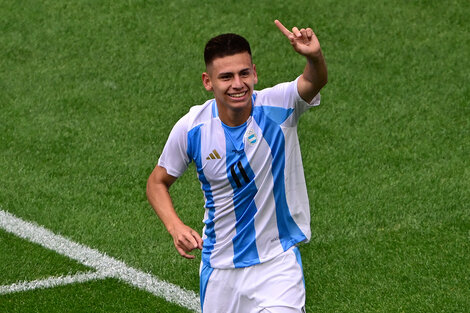 El gol de Echeverri para la selección argentina Sub-23 vs Ucrania en los Juegos Olímpicos (Fuente: AFP)